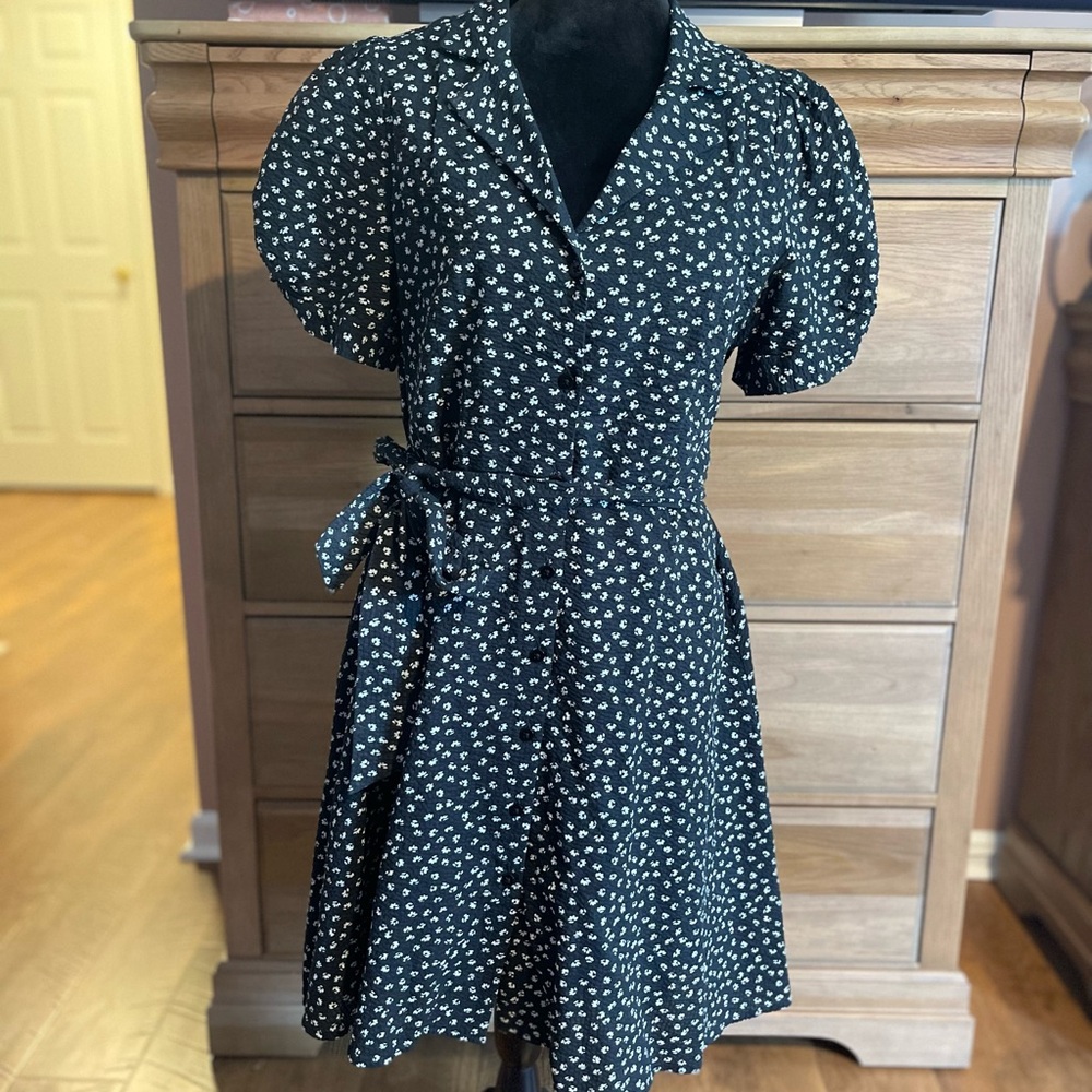 DKNY Short Sleeve Black w/ White Flowers Midi Dress Size 10